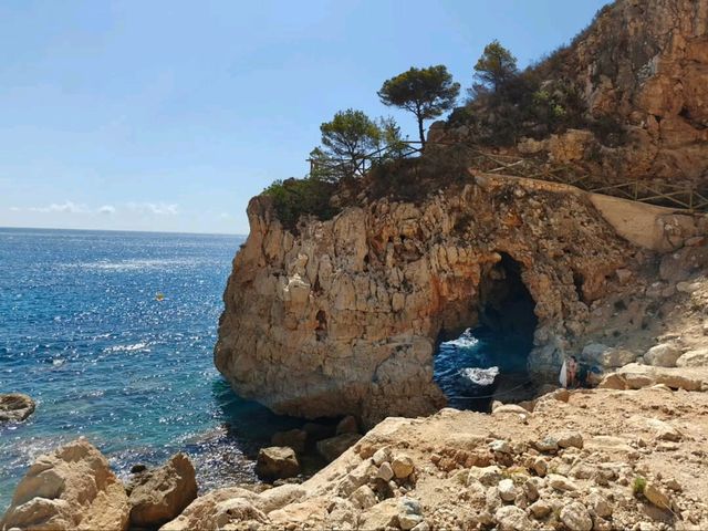 Big Cliffs, Blue Water, and Chill Perfection