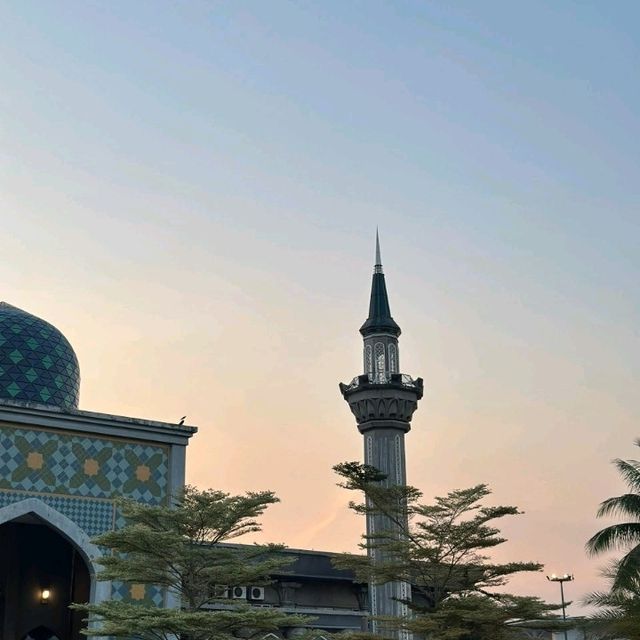 Tranquility in Transit: Masjid Sultan Abdul Samad KLIA