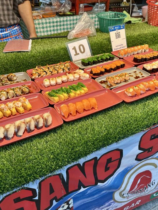 가성비 식사 하기 좋은 치앙마이 대학교 야시장