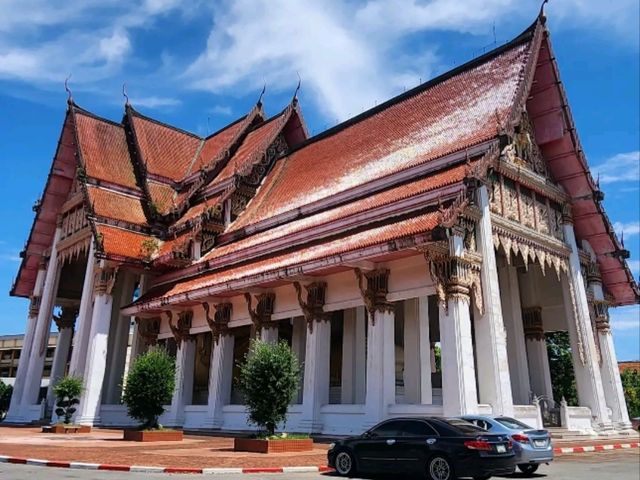 Visit the Majestic Reclining Buddha at Wat Hat Yai Nai
