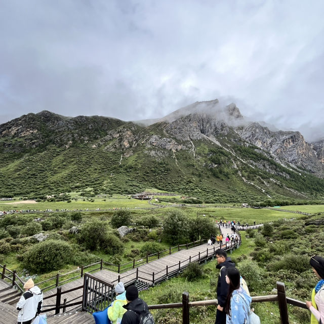  🌄 Gongga Lake (贡嘎错): A Gentle Trek with a Big Reward