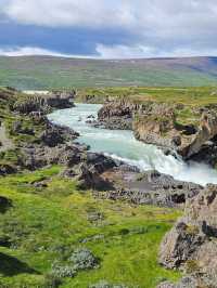 Marveling at the Majesty of Goðafoss Waterfall