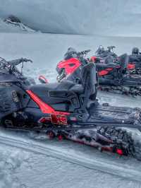  Langjökull Glacier-雪山上玩Snow Mobile