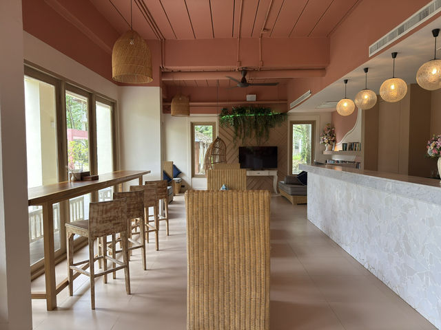 คาเฟ่ลับๆ ในโรงแรมอัปสรา เขาหลัก