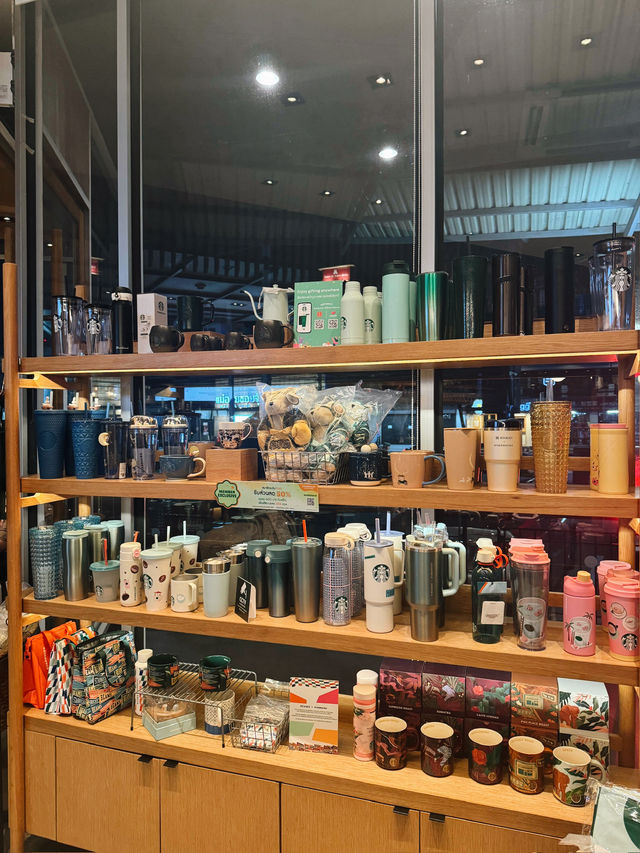 แวะ Starbucks Town in Town