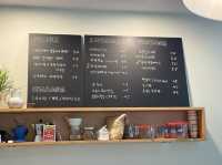 감성 가득한 카페 life & coffee