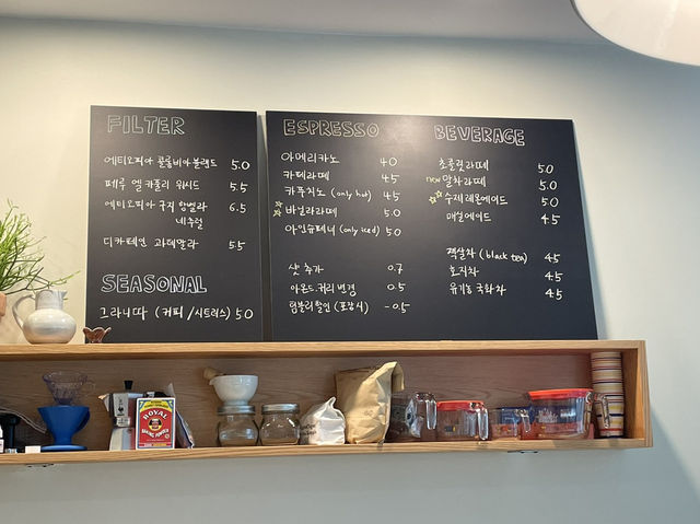 감성 가득한 카페 life & coffee 감성 가득한 카페 life & coffee