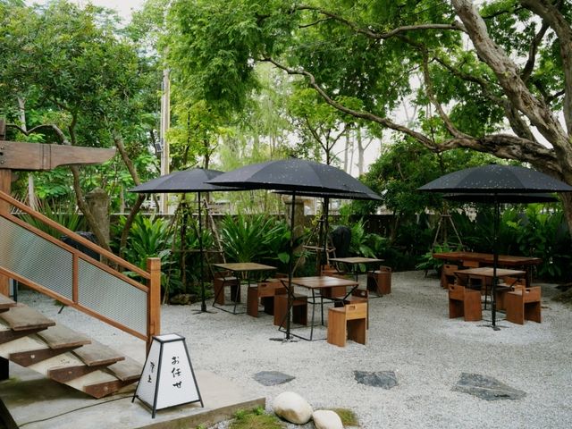 W Coffee House คาเฟ่ติดทะเลย่านบางแสน W Coffee House คาเฟ่ติดทะเลย่านบางแสน