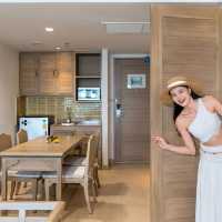 รีสอร์ทหรู สไตล์ไทยร่วมสมัย ริมหาดนาจอมเทียน