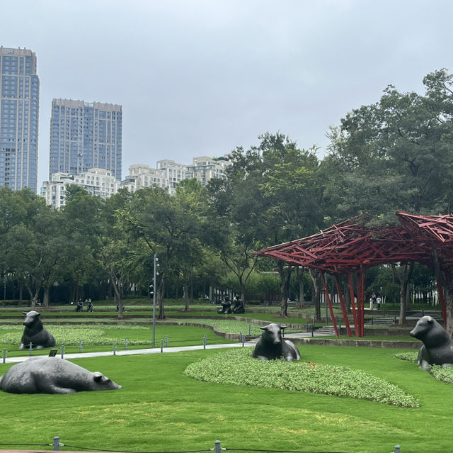 🎨 Jing’an Sculpture Park — Where Art Meets Urban Green