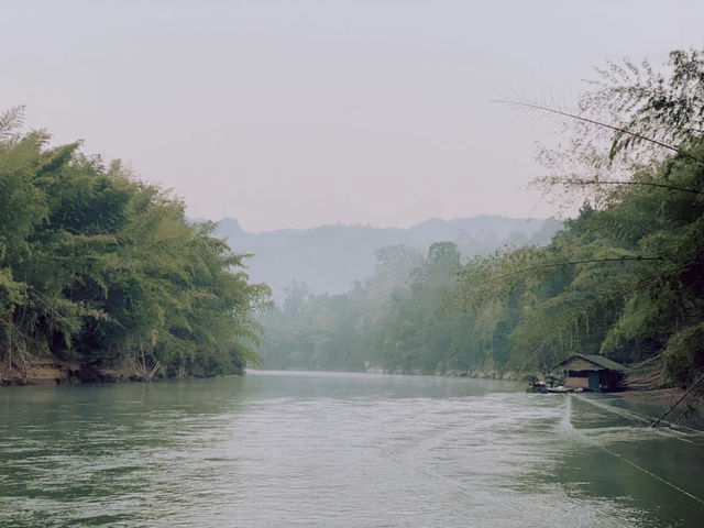 แพริมน้ำแคว จังเกิ้ลราฟท์ รีสอร์ทลอยน้ำ🌲