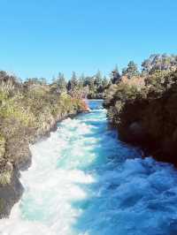 💧 Huka Falls: The Raging Beauty of New Zealand's Turquoise Power! 🌊