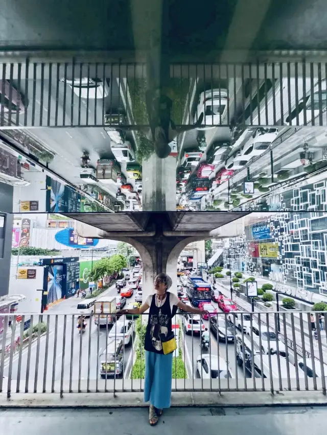 曼谷 City Walk｜白天潮流購物，夜晚魅力不眠城