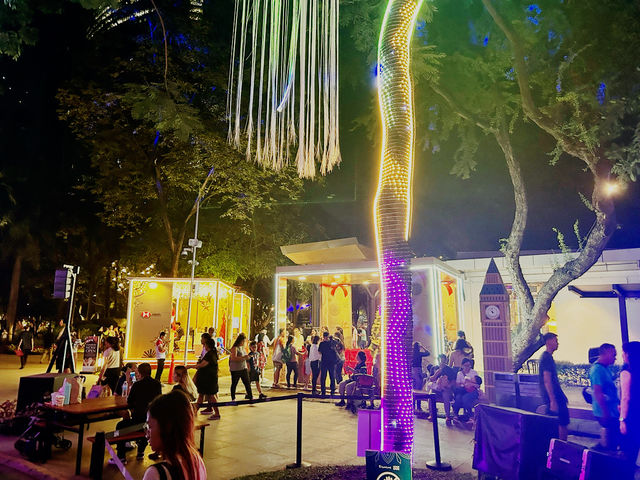 🎄 Ayala Triangle Gardens｜馬尼拉最夢幻的聖誕燈海