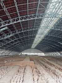 日落雲霧裡的貓影西安