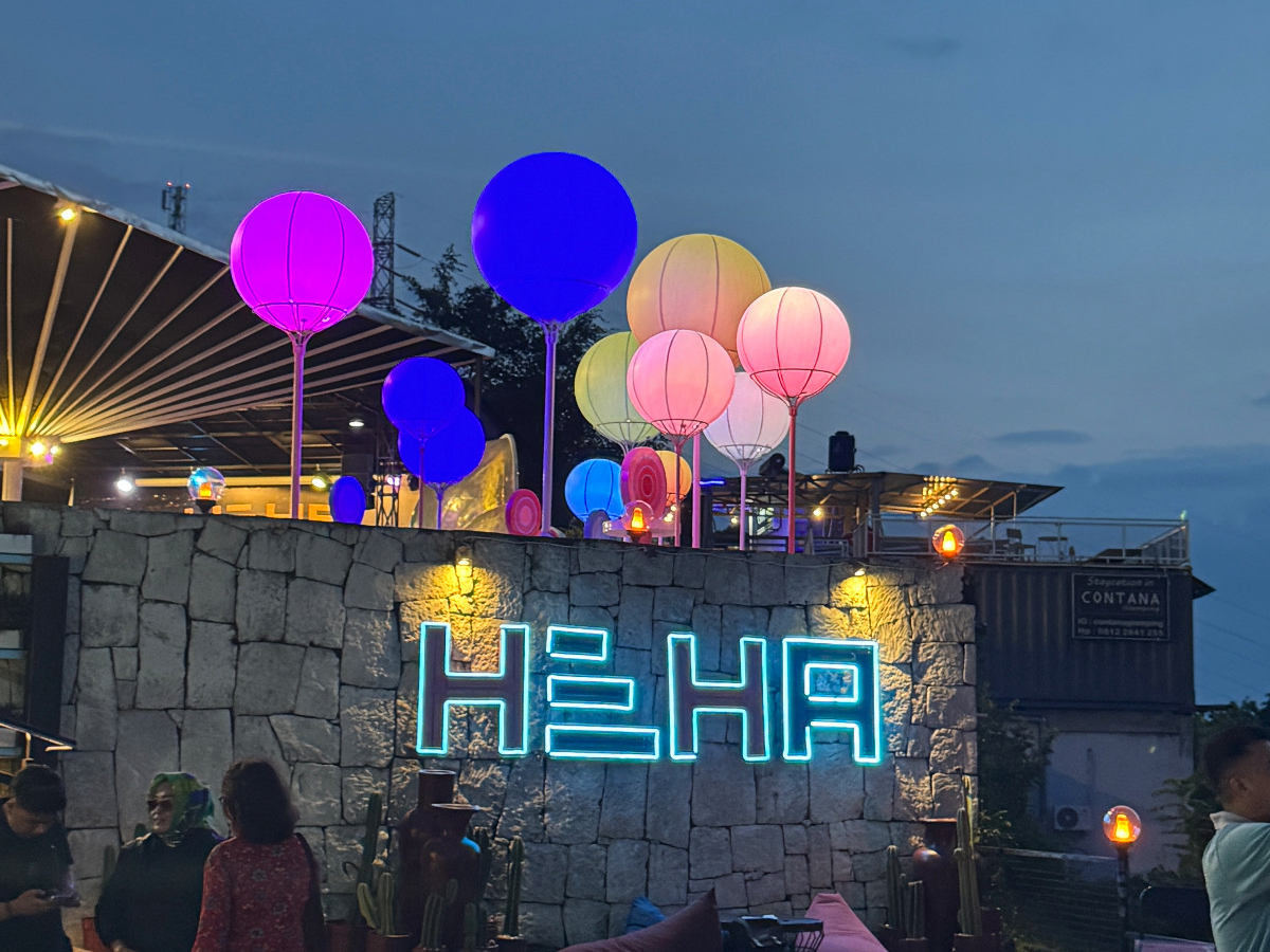 高空美景與城市燈光：日惹 HeHa 天空景觀