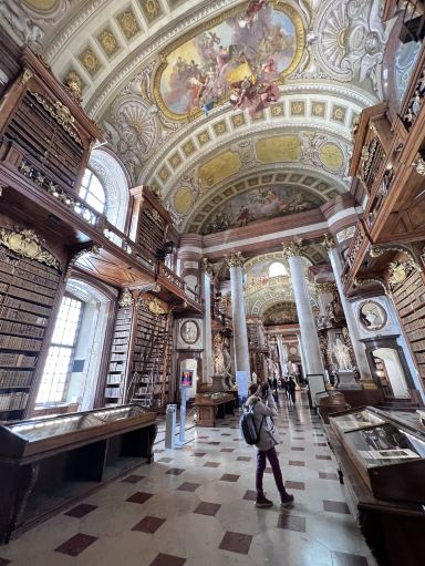 世界で最も美しいバロック様式の図書館の一つ。 | Trip.com ウィーン
