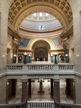🏛️ Wisconsin State Capitol — Goosebumps Under the Dome