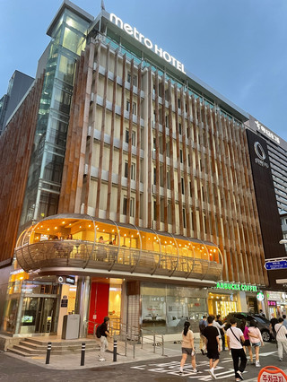 서울 명동 호텔 추천! 객실부터 조식까지, 감각적인 디자인의 '집' 같은 편안함! 메트로 호텔(Metro Hotel) 완벽 가이드