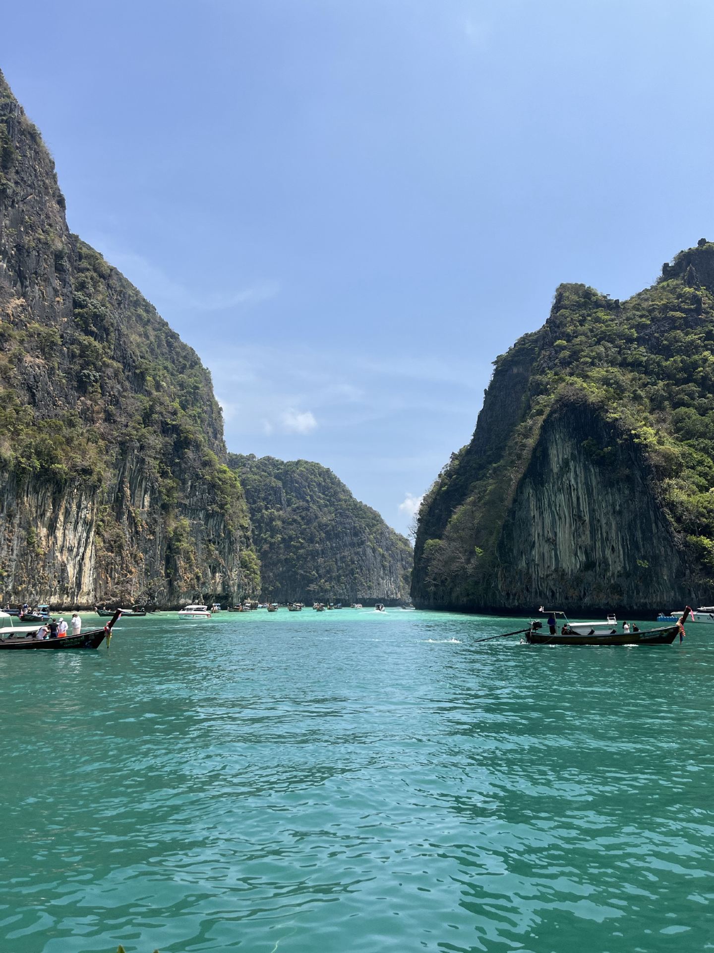 Đảo Phi Phi: Một thiên đường đẳng cấp thế giới ở Biển Andaman 🏝️