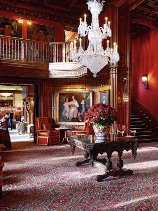 🏰 IrelandLuxury Ireland: Castle Hotels and Wild Atlantic Views 🇮🇪