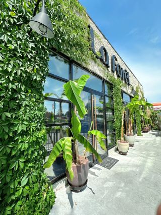 Large Café La Foret Austin in Vancouver