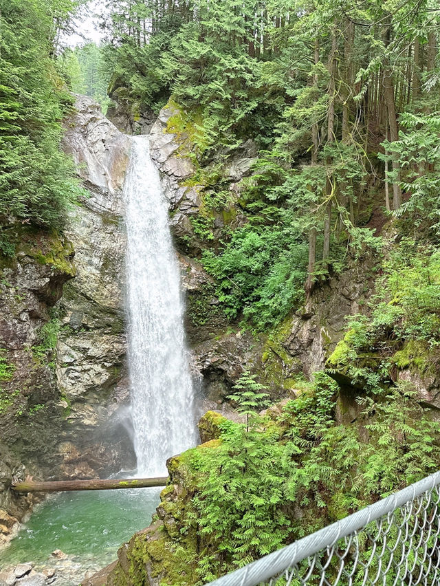 🇨🇦Vancouver근교에 시원하고 맑은 폭포Cascade falls regional park  