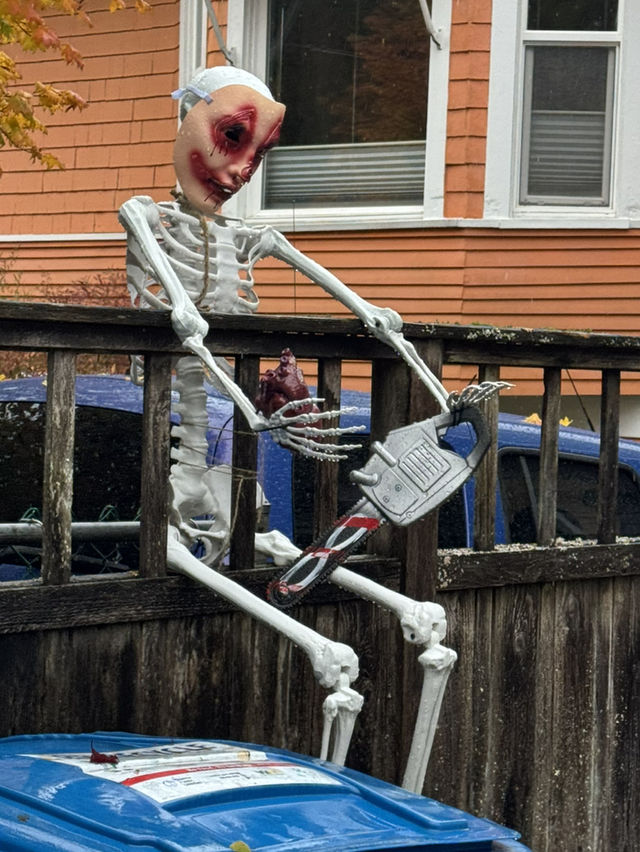 Rainy Seattle Halloween Decorations Starting Now 🌧️ 🎃 