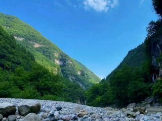 諾水河神秘溶洞探秘體驗