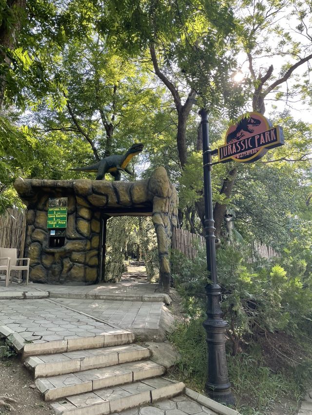 【ジョージア🇬🇪/丘の上の遊園地『ムタツミンダ公園⛲️』】