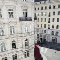 Hotel Motto “Vienna+Paris: A Love Story”💘