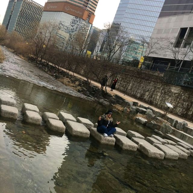 4 seasons are Cheonggyecheon ! 🌈