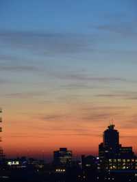 Manchester’s Day & Night Riverwalk: From Sunrise to Starlight 🌇