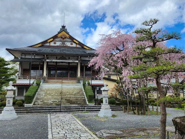 Gujo Hachiman: a charming little scenic town without crowds