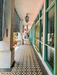 “Peranakan Charm: Insta-Worthy Boutique with Warm Service”