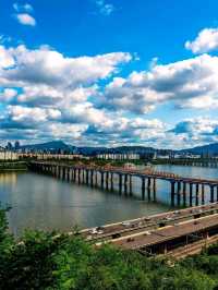 Seoul: A Dynamic Blend of Tradition and Modernity