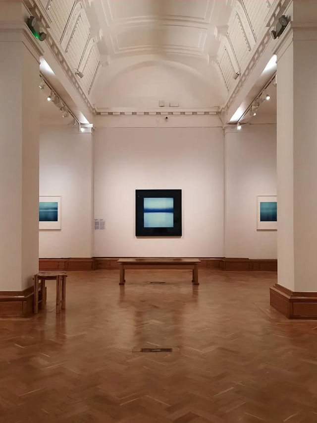 🏛️ Cardiff’s Cultural Gem: The National Museum Alive 🎨  