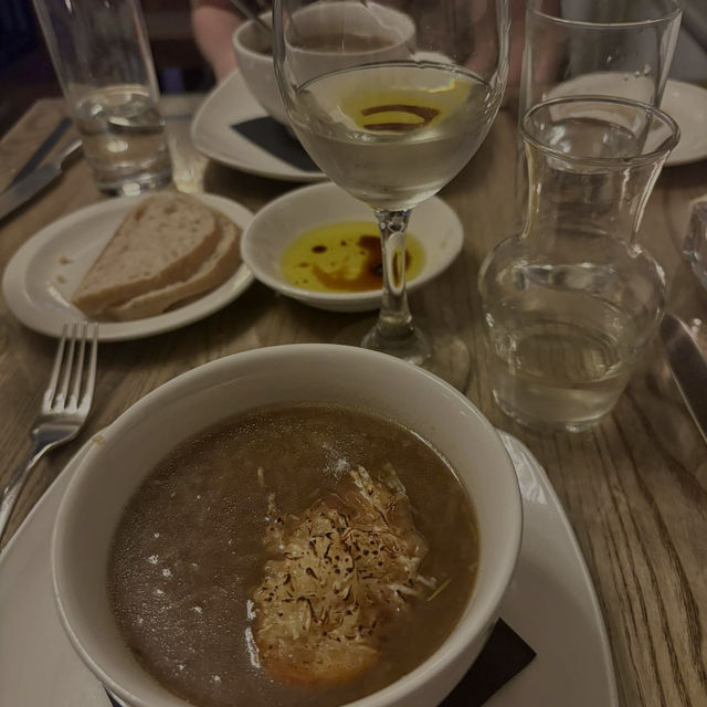 You cannot miss the BEST French restaurant in London! 