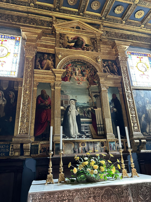 Siena’s Cathedral Quarter: A Medieval Wonderland Awaits!