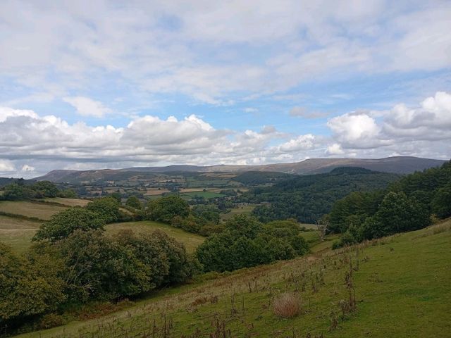A walk to the summit of Tor y Foel starting in Talybont on Usk