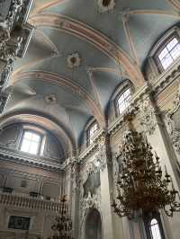 ヴィリニュスで可愛い教会を巡る1日プラン