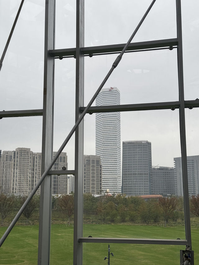 Shanghai Greenhouse Garden: Two Worlds in One Oasis Shanghai Greenhouse Garden: Two Worlds in One Oasis