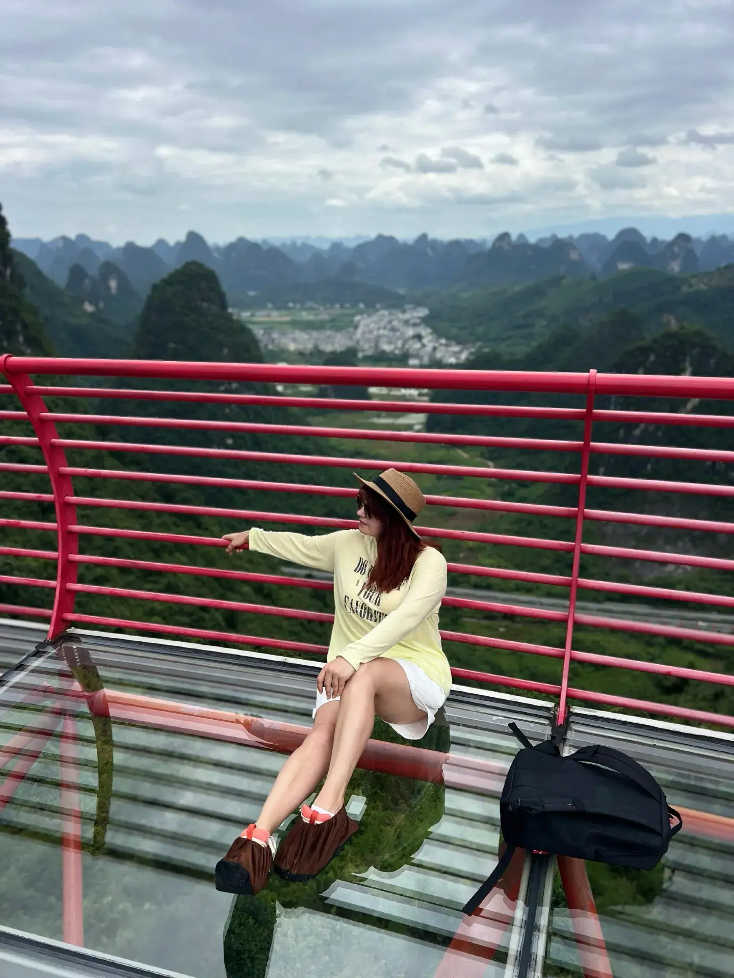 🌫️ Alone in Yangshuo: What's hidden behind the karst peaks printed on the 20 yuan bill?