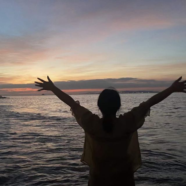 The morning breeze brings the smell of sea