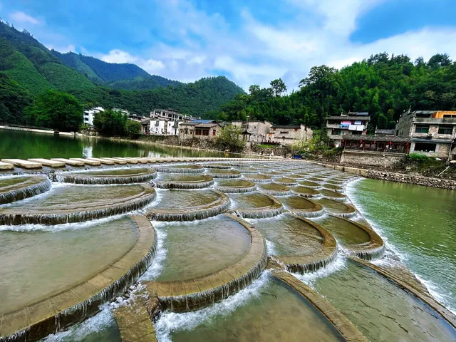 你不愧是方文山筆下的天青色等煙雨