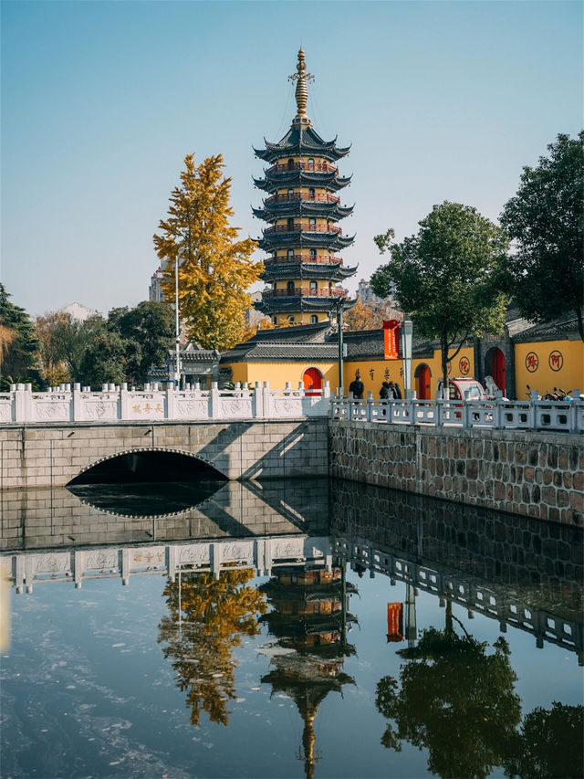 別錯過定慧寺，一起來欣賞這金黃的秋色吧！