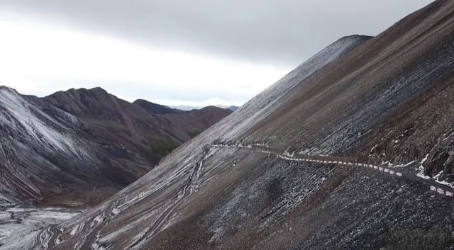 怒江邊的小眾縣城，地域龐大，雪山風景令人難忘