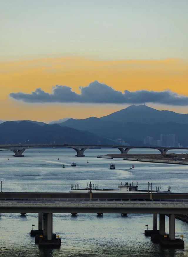 救命香港這個全景纜車上看夕陽太美了