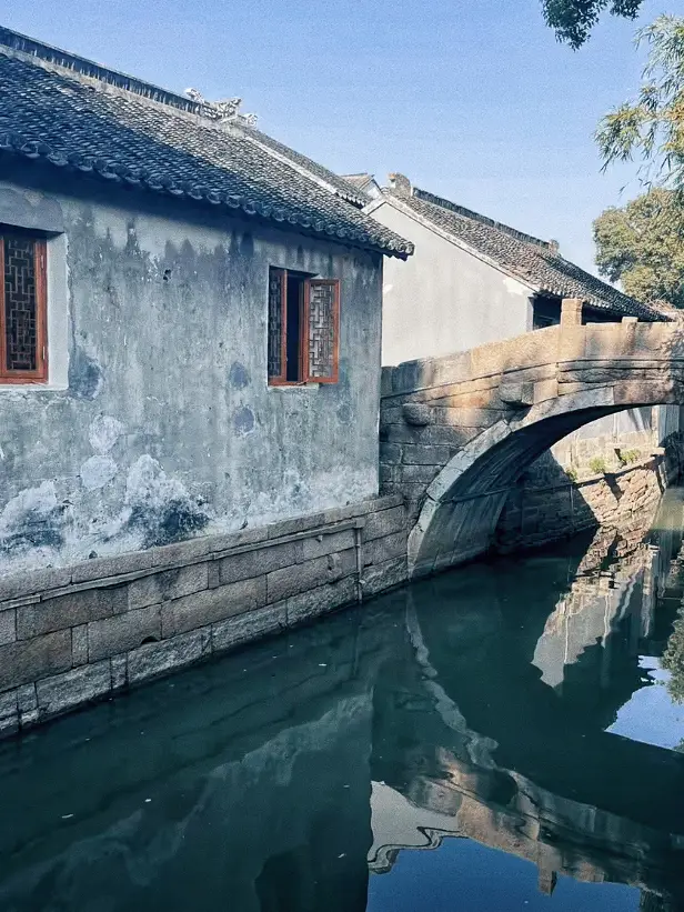 Luzhi Ancient Town, a quiet and less-known old town