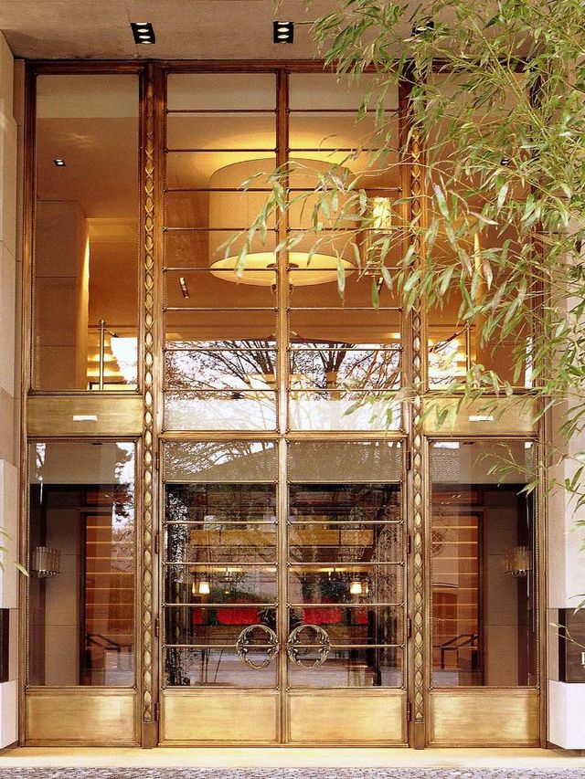 🌟 Geneva's Gem: Top Stay at InterContinental! 🌟
